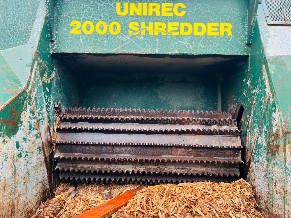 UNIREC 2000 MOBILE SHREDDER C/W IVECO 6 CYLINDER ENGINE 