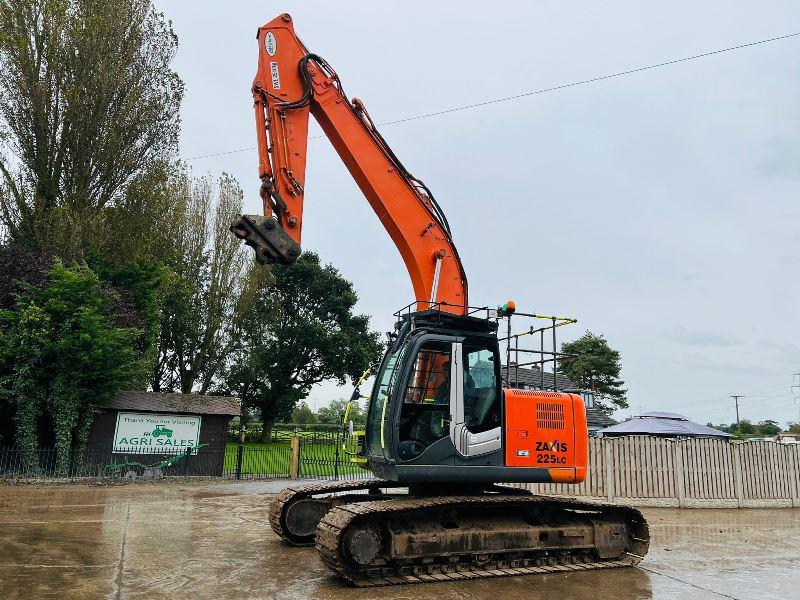 HITACHI ZX225USRLC-3 EXCAVATOR *YEAR 2013* C/W QUICK HITCH *VIDEO*