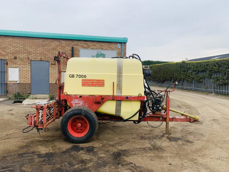SINGLE AXLE TOWABLE SPRAYER*C/W PTO*VIDEO*