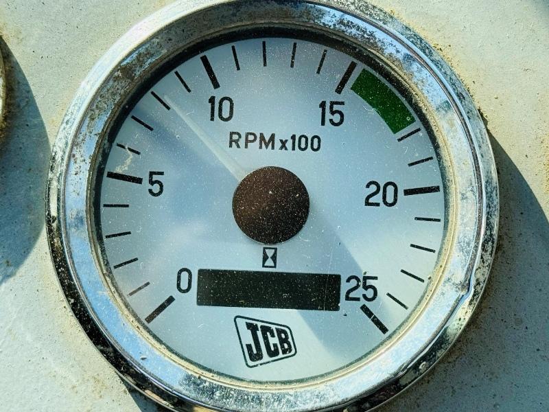 JCB 2CX 4WD BACKHOE DIGGER * C/W THREE IN ONE BUCKET & PECKER*VIDEO*