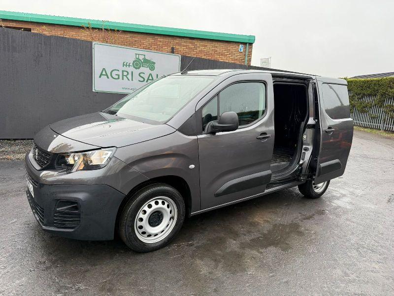 PEUGEOT PARTNER 6 SPEED VAN*YEAR 2023*VIDEO*