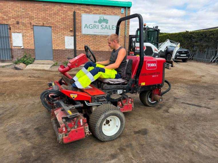 TORO REELMASTER 3100D 3WD RIDE ON MOWER*VIDEO*