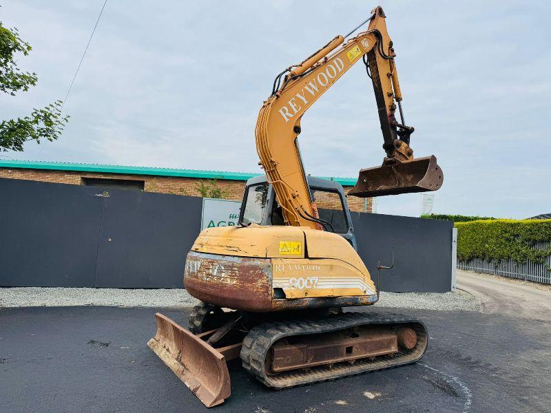 CASE 9007 RUBBER TRACKED EXCAVATOR*C/W MILLER QH*VIDEO*