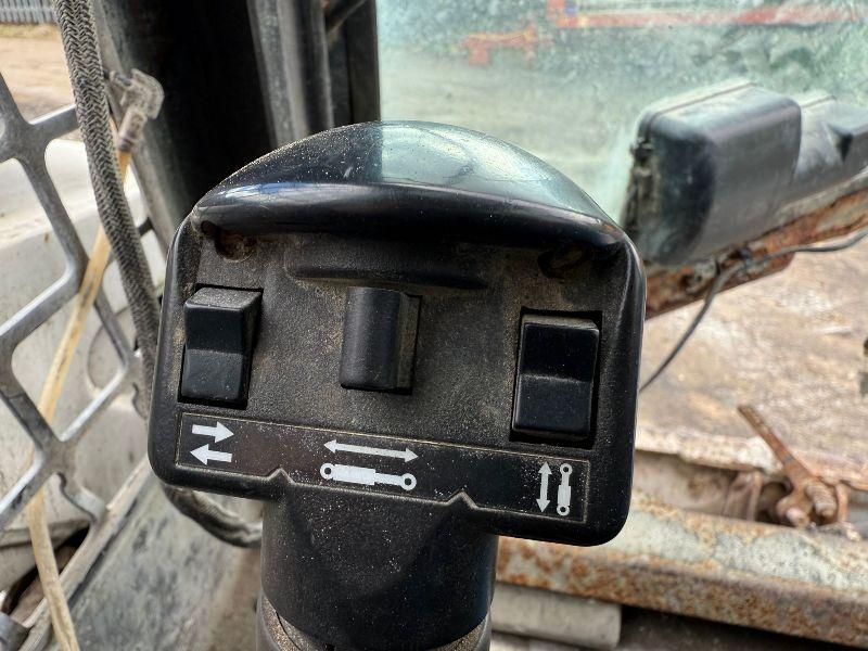 BOBCAT S250 HI-LIFT SKIDSTEER*C/W BUCKET*VIDEO*