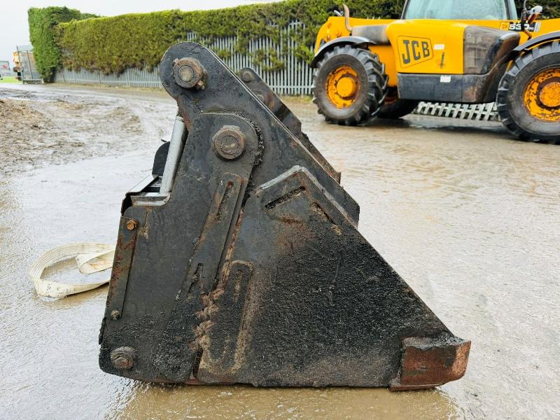 BOBCAT 3 IN ONE BUCKET* TO SUIT SKIDSTEER*YEAR 2012*VIDEO*