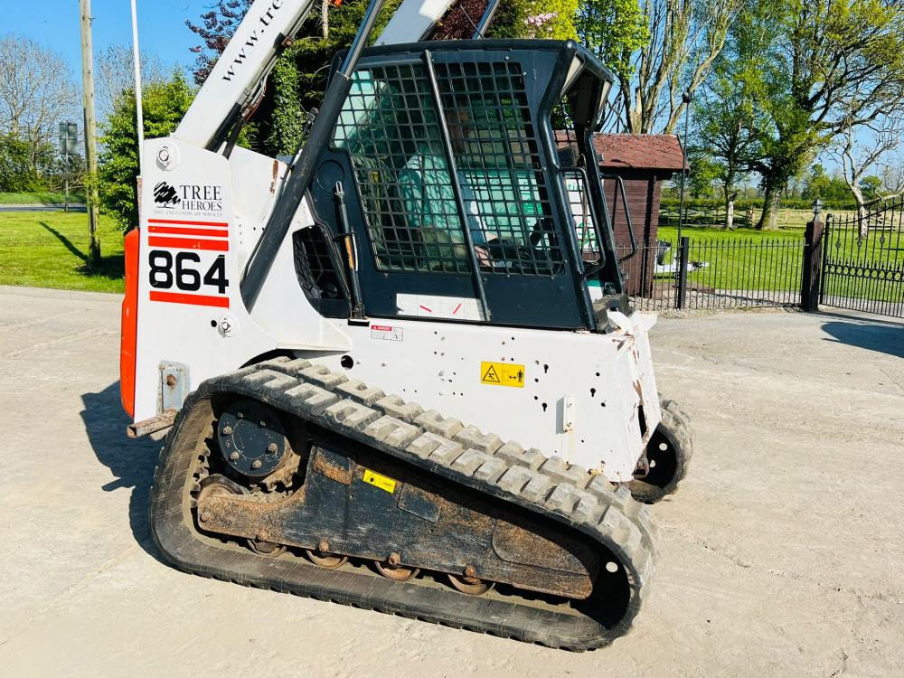 BOBCAT 864H TRACKED SKIDSTEER * ONLY 2512 HOURS * C/W BUCKET 