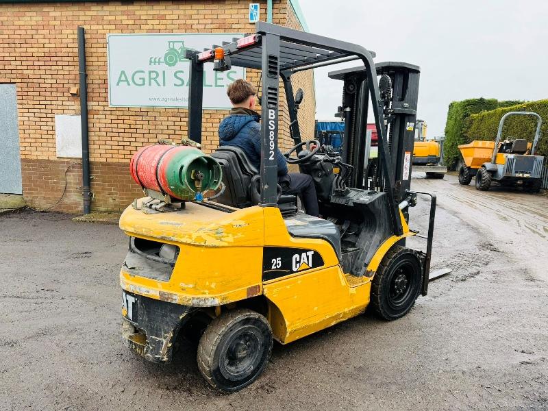 CATERPILLAR GP25NT FORKLIFT*C/W PALLET TINES*YEAR 2013*VIDEO*