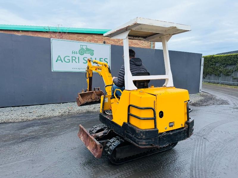 YANMAR B12 RUBBER TRACKED MINI EXCAVATOR*C/W 3 BUCKETS*VIDEO*