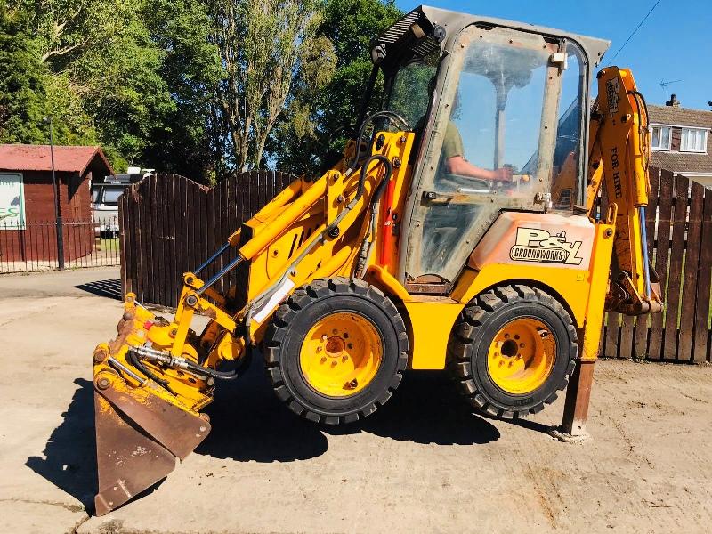 JCB 1CX BACKHOE DIGGER C/W FOUR IN ONE BUCKET