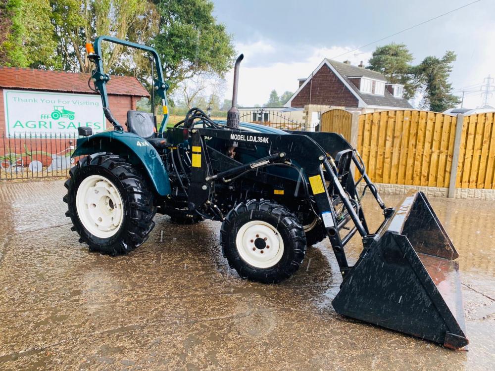 SHIRE 330 4WD TRACTOR * YEAR 2006 * C/W FRONT LOADER & ROLE BAR