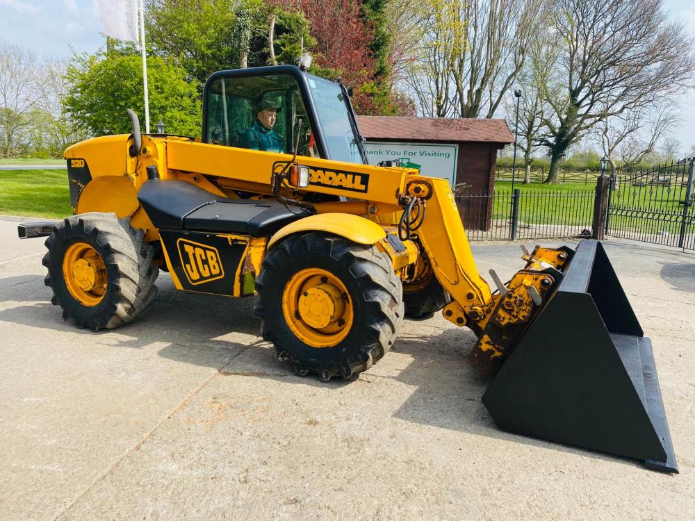 JCB 520 4WD TELEHANDLER C/W BRAND NEW BUCKET