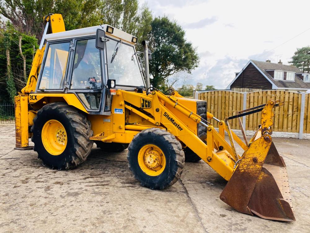 JCB 3CX PROJECT 7 4WD BACKHOE DIGGER C/W FOUR IN ONE BUCKET & PALLET TINES