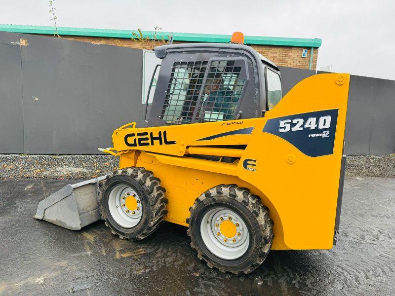 GEHL 5240 SKIDSTEER*2298 HOURS*C/W CAB DOOR*YEAR 2013*VIDEO*