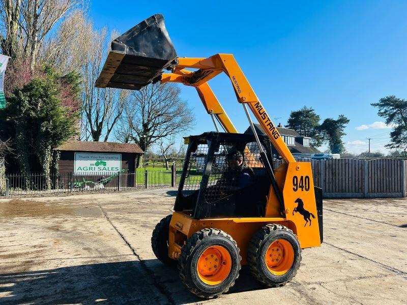 MUSTANG 940 4WD SKIDSTEER C/W BUCKET *VIDEO*