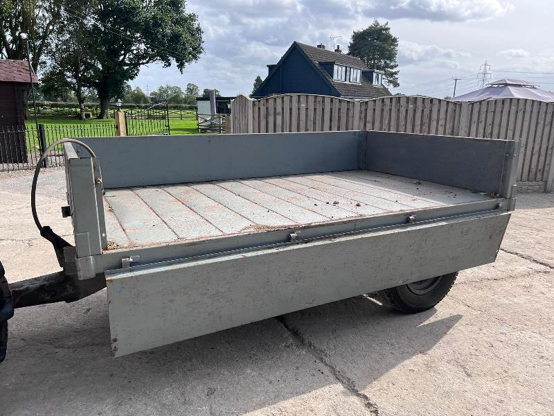 GREY FERGUSON DIESEL 2WD TRACTOR C/W LOADER, BUCKET, FOLKS & TRAILER *VIDEO*
