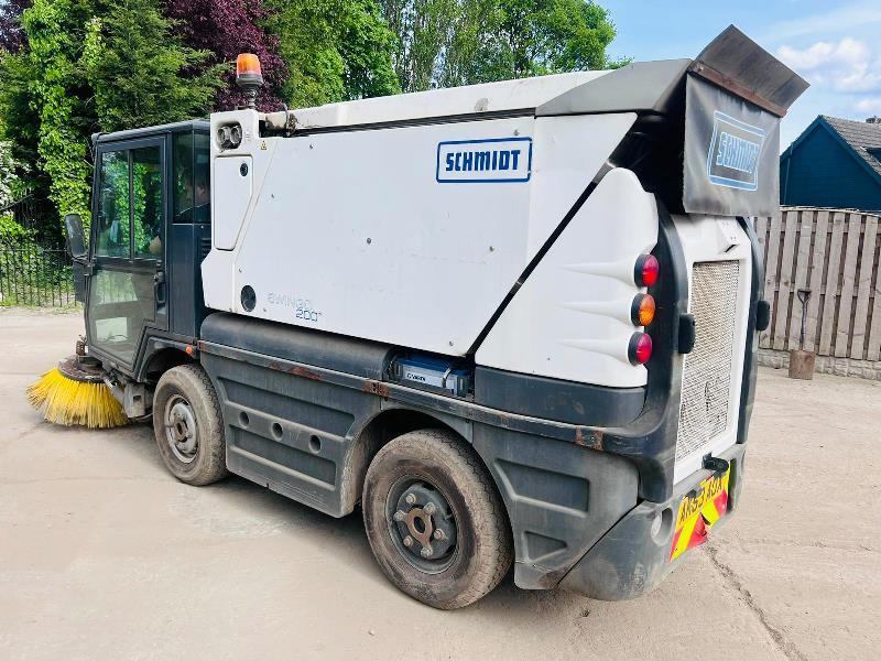 SCHMIDT SWINGO 200 4X2 ROAD SWEEPER *YEAR 2013* C/W AC CABIN *VIDEO*