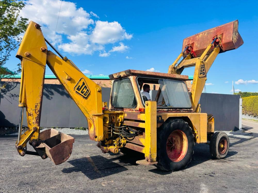 JCB 3C BACKHOE DIGGER C/W BUCKET AND DITCHING BUCKET*VIDEO*