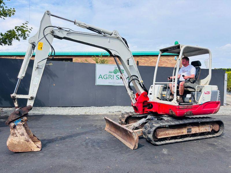 TAKEUCHI TB250 RUBBER TRACKED EXCAVATOR*C/W BUCKET*VIDEO*