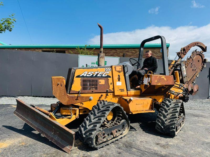 CASE ASTEC 960 QUAD TRACK TRENCHER* READING 1786 HOURS*C/W BLADE*VIDEO*