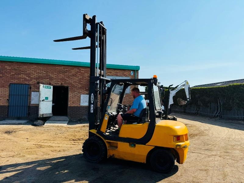 SAMUK SF30D FORKLIFT*C/W SIDESHIFT*VIDEO*