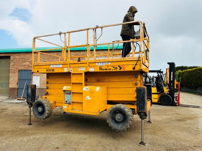HAULOTTE H18SX 4WD SCISSOR LIFT*2514 HOURS*YEAR 2015*VIDEO*