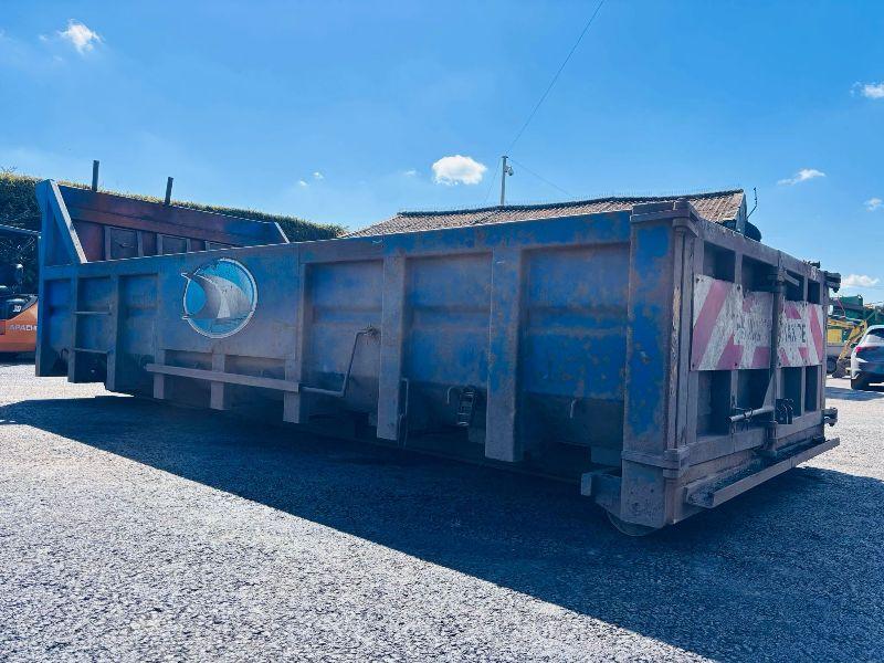 30 YARD HOOKLOADER BIN *C/W RAMPS AND REAR BARN DOORS*
