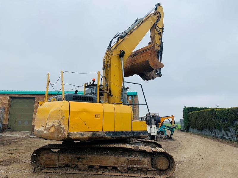 LIUGONG CLG922E EXCAVATOR*YEAR 2014*C/W BUCKET*VIDEO*