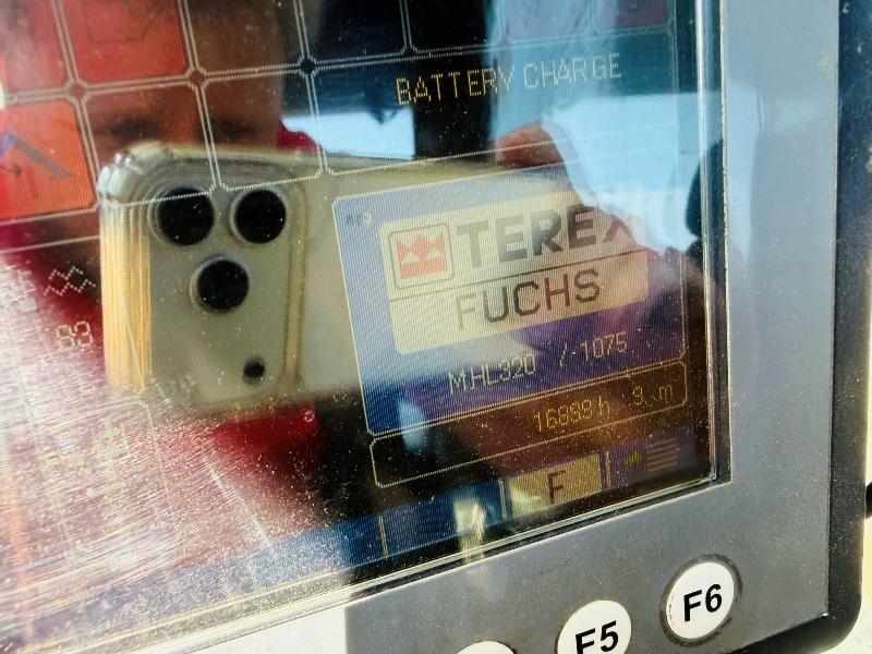 FUCHS MHL 320 HIGH RISE SCRAP HANDLER*C/W ROTATING SCRAP GRAB*VIDEO*