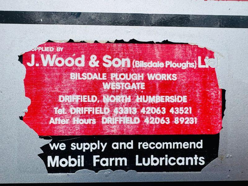 MASSEY FERGUSON 698*C/W FRONT LOADER AND MUCKFORK*VIDEO*
