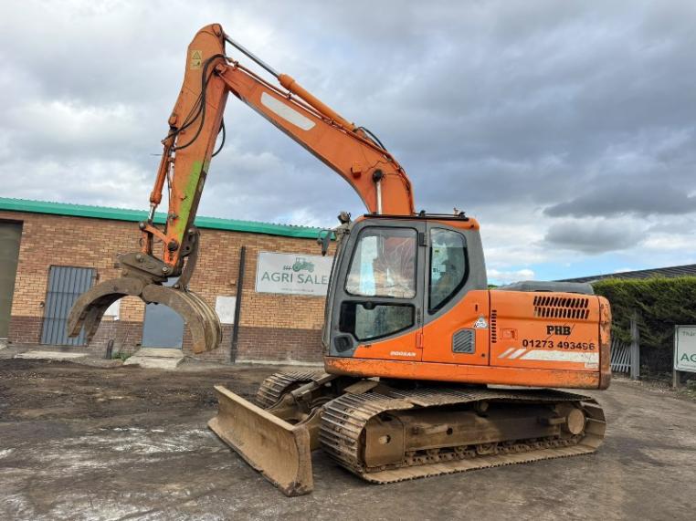 DOOSAN DX140LC EXCAVATOR*YEAR 2012*C/W GRAPPLE*VIDEO*
