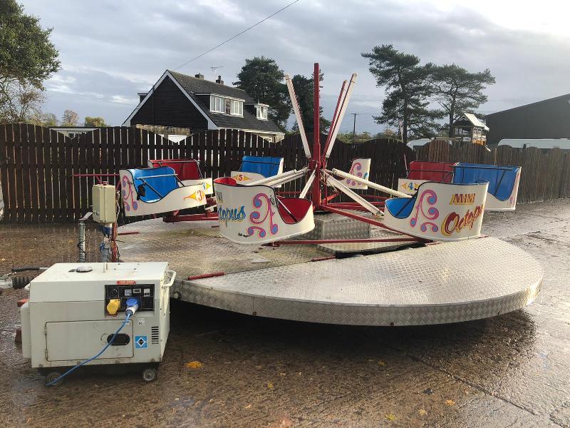 FUN FAIR RIDE OCTOPUS JUVENILE AMUSEMENT RIDE * PLEASE SEE VIDEO