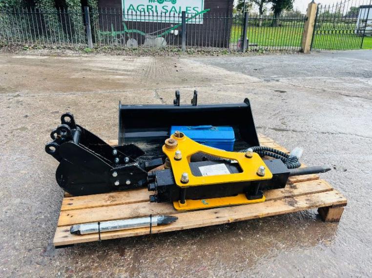 UNUSED 1 X DITCHING BUCKET, 1 X DIGGING BUCKET, 1 X HYDRAULIC HAMMER *2023* VIDEO *