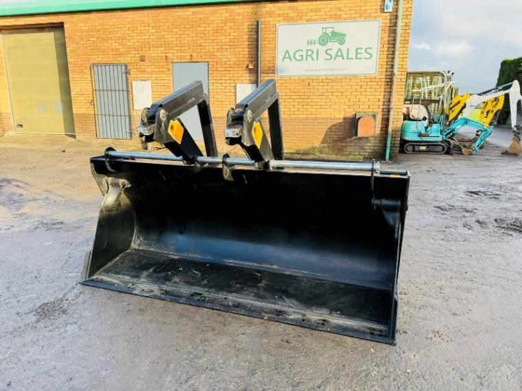 *NEW*UNUSED*JCB 3CX 4 IN 1 BUCKET*C/W PALLET TINES*VIDEO*