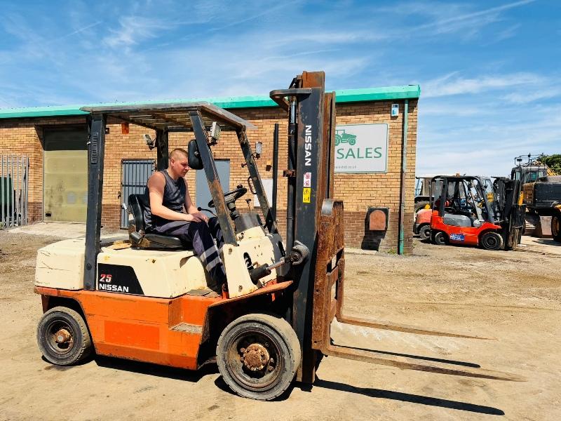 NISSAN FJ02A25U FORKLIFT*C/W PALLET TINES*VIDEO*
