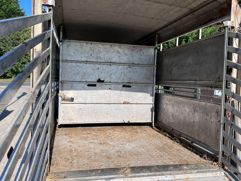 IFOR WILLIAMS TWIN AXLE CATTLE BOX C/W PARTIONING *VIDEO*