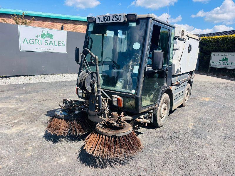 SCHMIDT COMPACT 200 COMPACT SWEEPER*YEAR 2011*VIDEO*