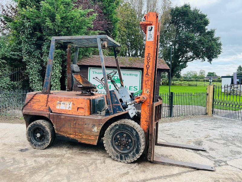 TOYOTA 02-2FD35 DIESEL FORK LIFT C/W 3 STAGE MAST *VIDEO*