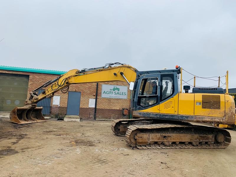 LIUGONG CLG922E EXCAVATOR*YEAR 2014*C/W BUCKET*VIDEO*