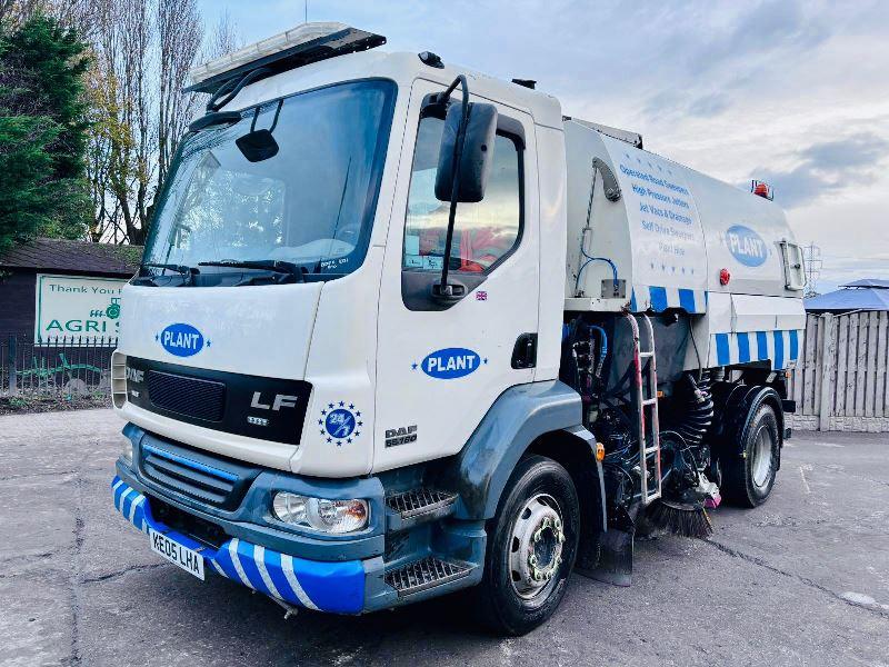 DAF LF55 4X2 JOHNSTON ROAD SWEEPER C/W MANUAL GEAR BOX *VIDEO*