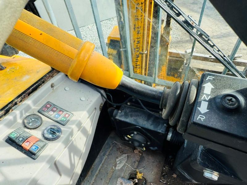 JCB 926 4WD ROUGH TERRAIN FORKLIFT*C/W PALLET TINES*VIDEO*