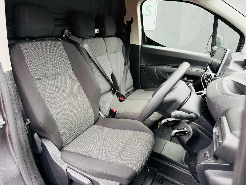 PEUGEOT PARTNER 6 SPEED VAN*YEAR 2023*VIDEO*