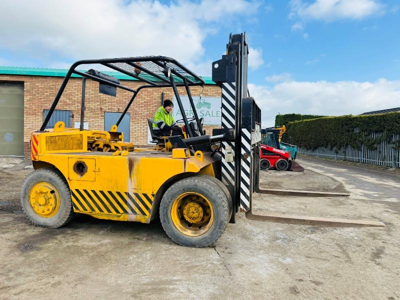 HENLEY HERCULES 2 STAGE MAST DIESEL FORKLIFT* C/W PALLET TINES*VIDEO*