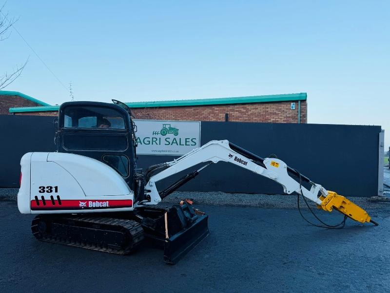 BOBCAT 331 EXCAVATOR*C/W HYDRAULIC HAMMER*404 HOURS*VIDEO*