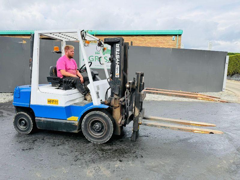HYSTER H2.50XM FORKLIFT*C/W HYDRAULIC ROTATING BAIL GRAB*VIDEO*