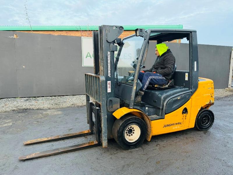 JUNGHEINRICH DFG 430S FORKLIFT*C/W PALLET TINES*VIDEO*