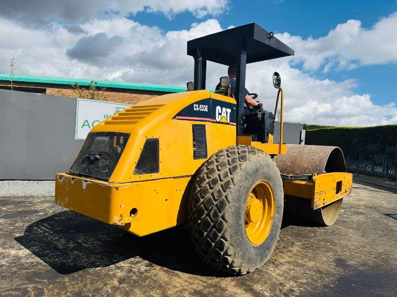 CATERPILLAR CS553E SINGLE DRUM VIBRATING ROLLER*VIDEO*