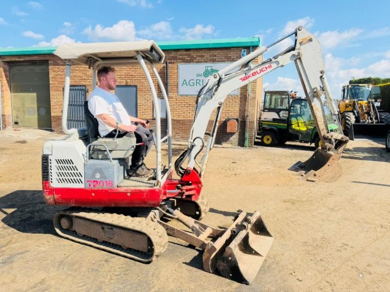 TAKEUCHI TB016 EXCAVATOR*C/W EXPANDING TRACKS*YEAR 2013*VIDEO*