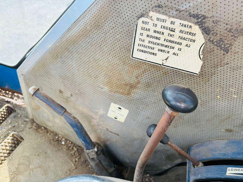 LEYLAND 272 TRACTOR*C/W POWER LOADER AND MUCKFORK*VIDEO*