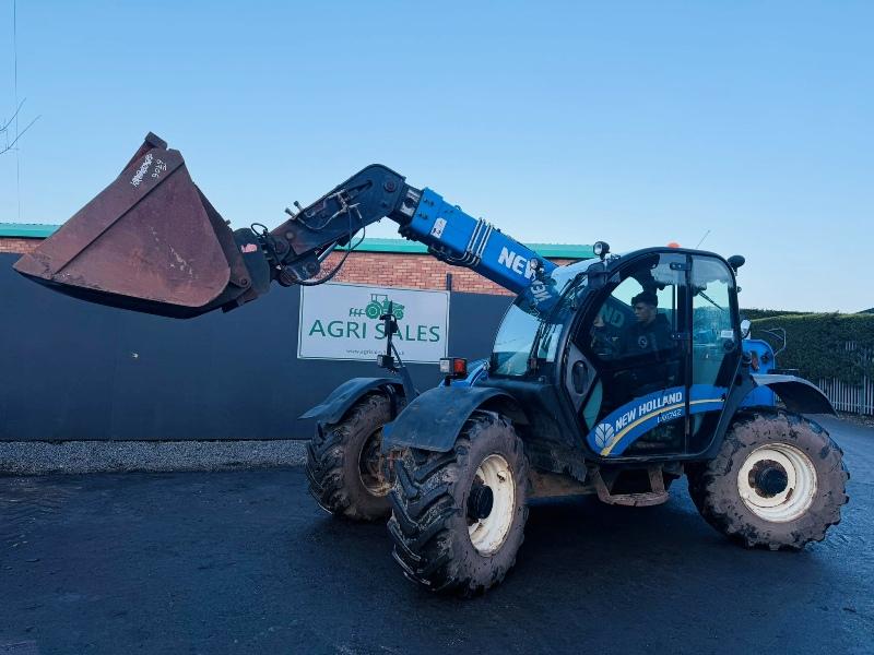 NEW HOLLAND LM7.42 TELEHANDLER*C/W PALLET TINES & BUCKET*YEAR 2017*VIDEO*