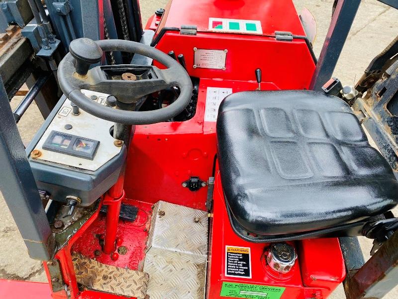 MOFFETT MOUNTAIN M2003STM FORKLIFT C/W HYDRAULIC EXTENDER TINES